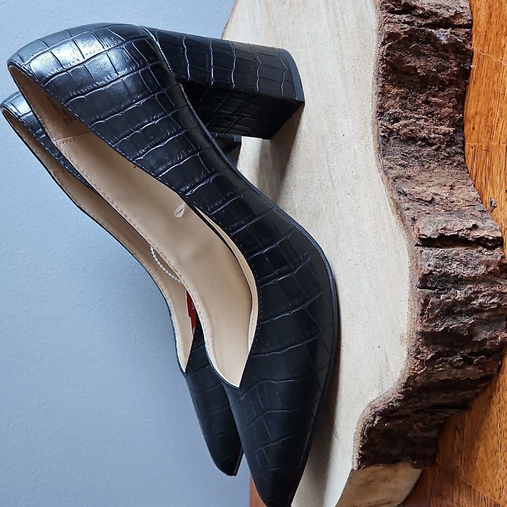 Liz Claiborne Heels Size 11 NWT